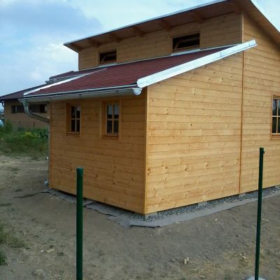 Doprovodné dřevěné stavby č.2