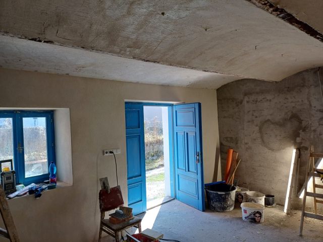 Rekonstrukce interiéru – nové omítky a instalace – foto 5