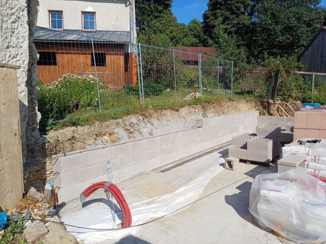 Novostavba RD – základová deska a hrubá stavba – foto 5