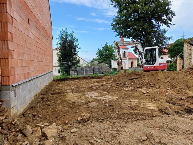 Novostavba RD – základová deska a hrubá stavba – foto 8