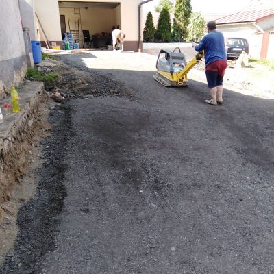 Oprava příjezdové cesty asfaltovým recyklátem č.1